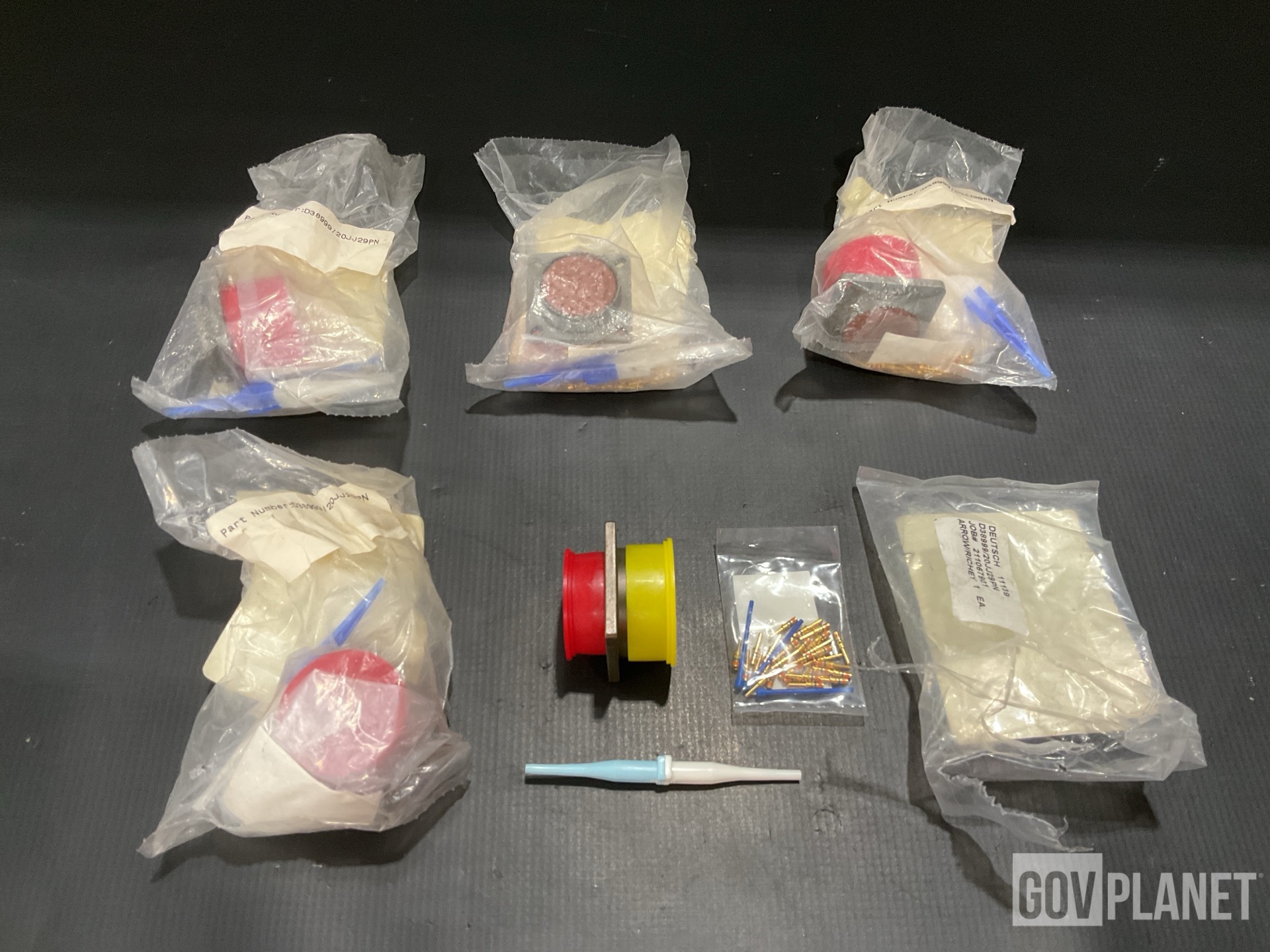 (38) Deutsch D38999/20JJ29PN Receptacle Connectors
