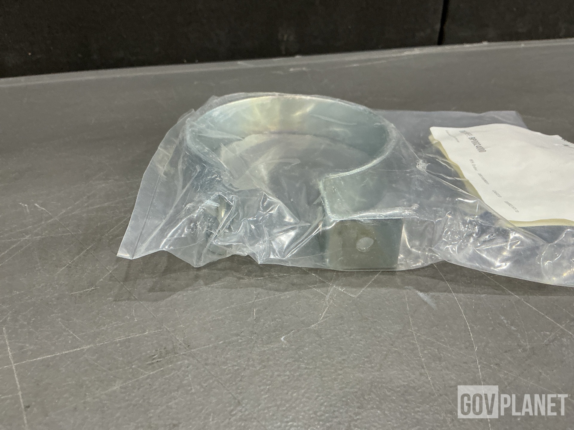 (100) Navistar Defense 3580131C1 Loop Clamps