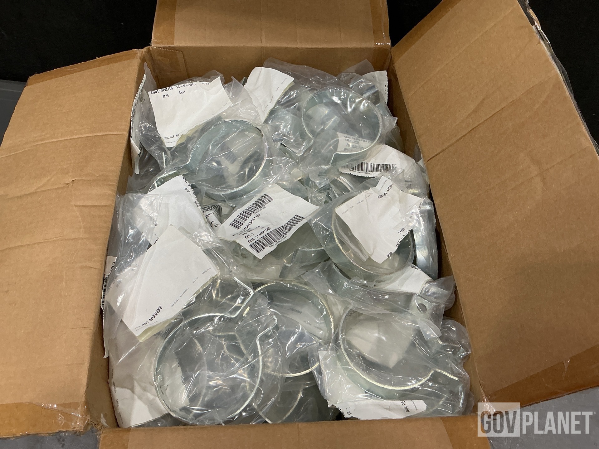 (100) Navistar Defense 3580131C1 Loop Clamps
