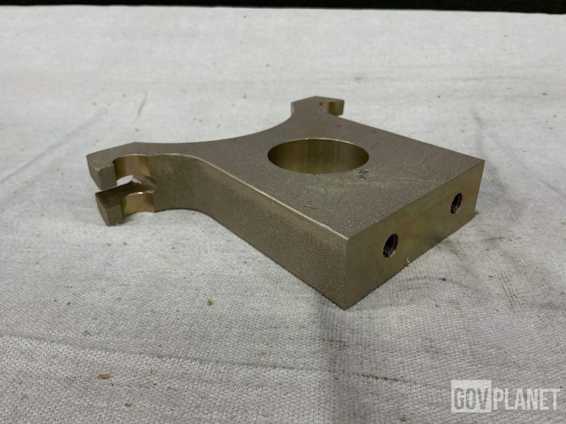 (80) L3 Communications E8CR107-002 Engine Accessory Brackets